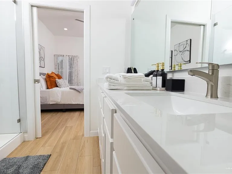 2707 W Kerria Ave — Photo 13