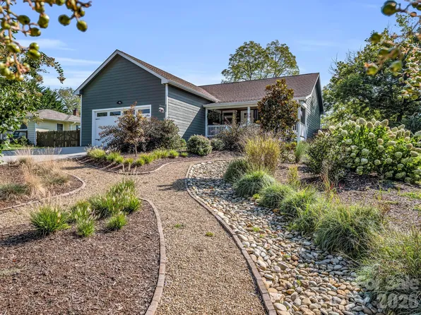 11 N Pershing Rd, Asheville, NC 28805