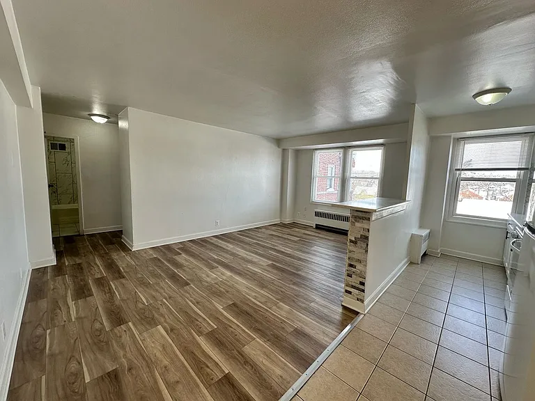 Main Street Apartments Rockford — Photo 38
