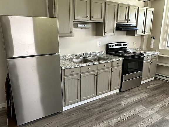 5th image of 202 S Jackson St