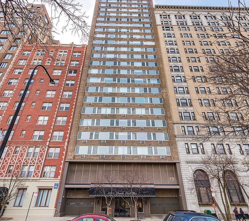 1st image of 2144 N Lincoln Park West Ave #17C