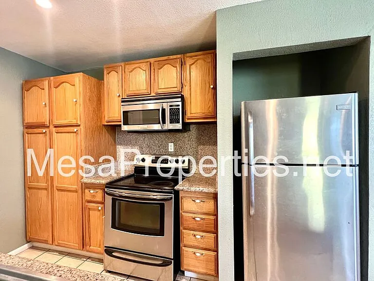 2365 Pepper St — Photo 6