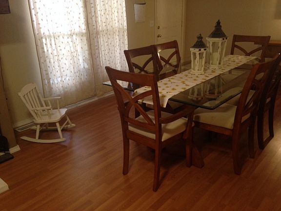 can be dining or living room