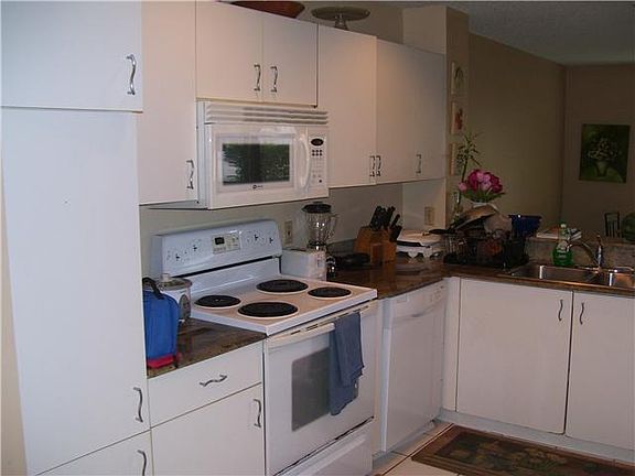 5th image of 16345 Malibu Dr