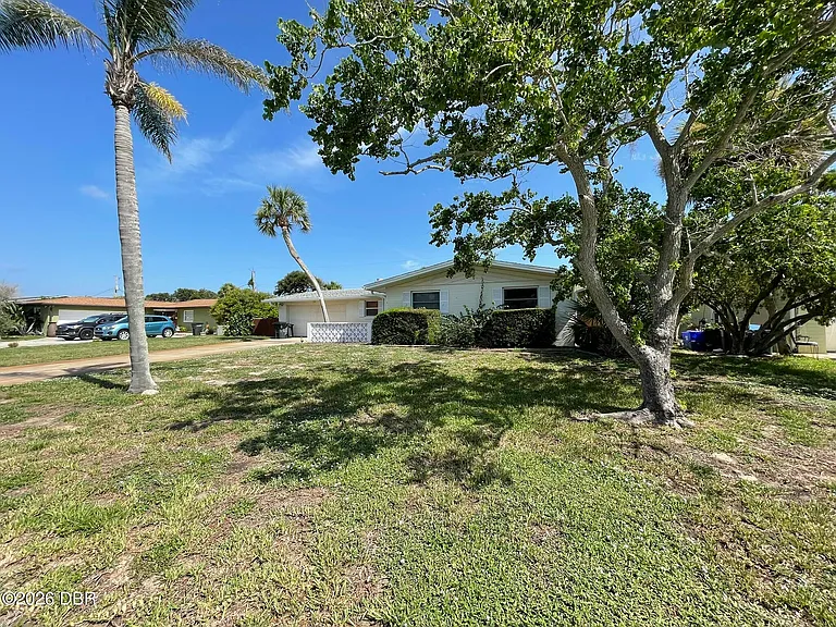 135 Kent Dr — Photo 23