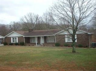 550 Lakeview Cir, Tennessee ridge, TN 37178