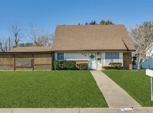 210 Eric Ln, Benbrook, TX 76126