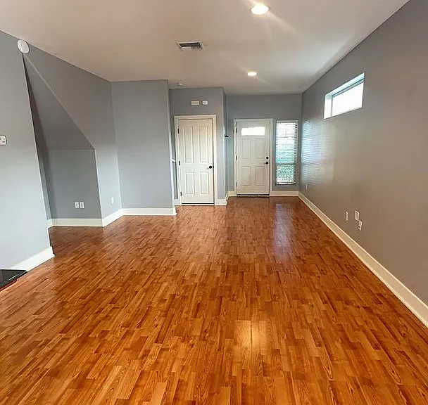 165 Casey Way — Photo 2