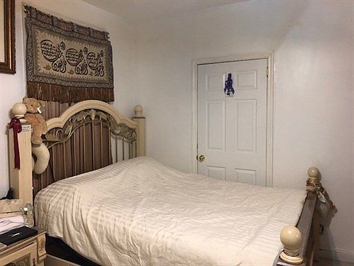 2nd image of 6008 Jackson St #2
