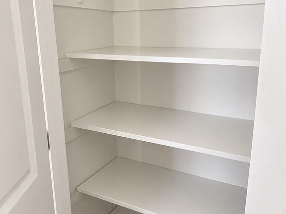 5th image of 162 Gregory Ave APT D2