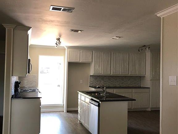 4th image of 327 Linkmeadow Dr