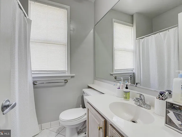 1820 Swann St NW #203 — Photo 9