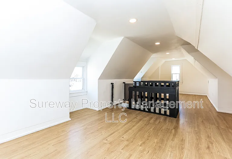 228 Greenwich Ave — Photo 18