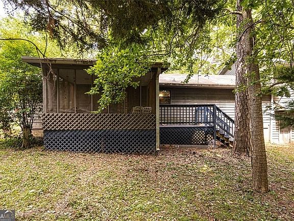 5th image of 633 Iris Rd