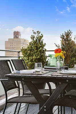 Sold by Compass | media 25