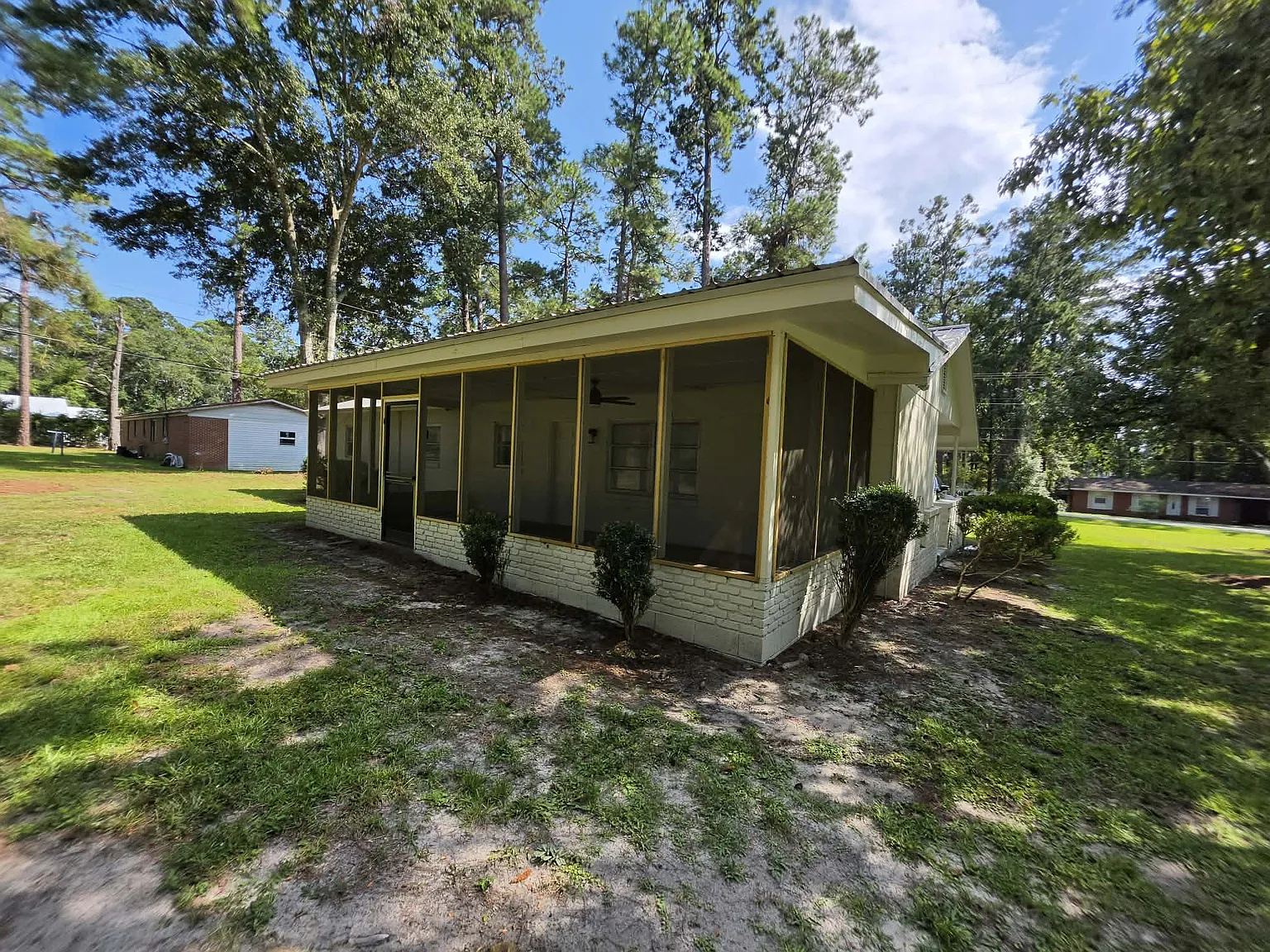 3 bed, 1248 sqft, $1,600 — Photo 2