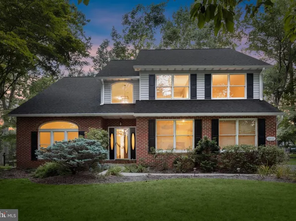 6452 Knight Dr, Eldersburg, MD 21784