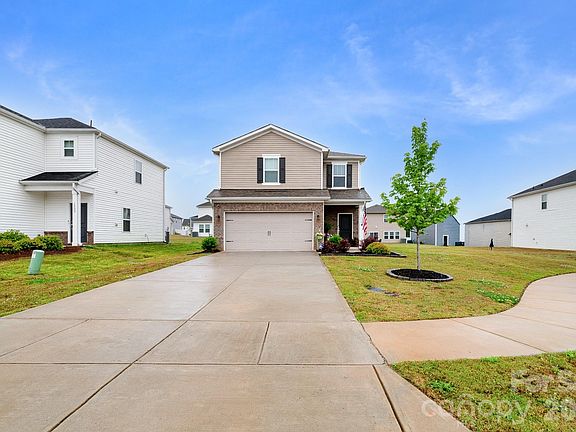 3rd image of 1006 Jeffery Dean Ct