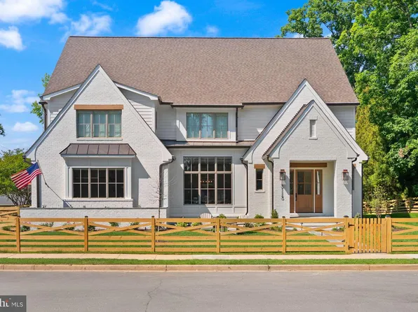3115 N Peary St, Arlington, VA 22207