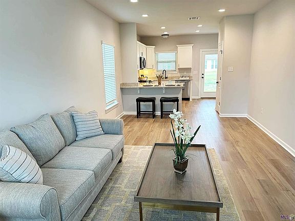 2nd image of 60816 Fairfax Dr