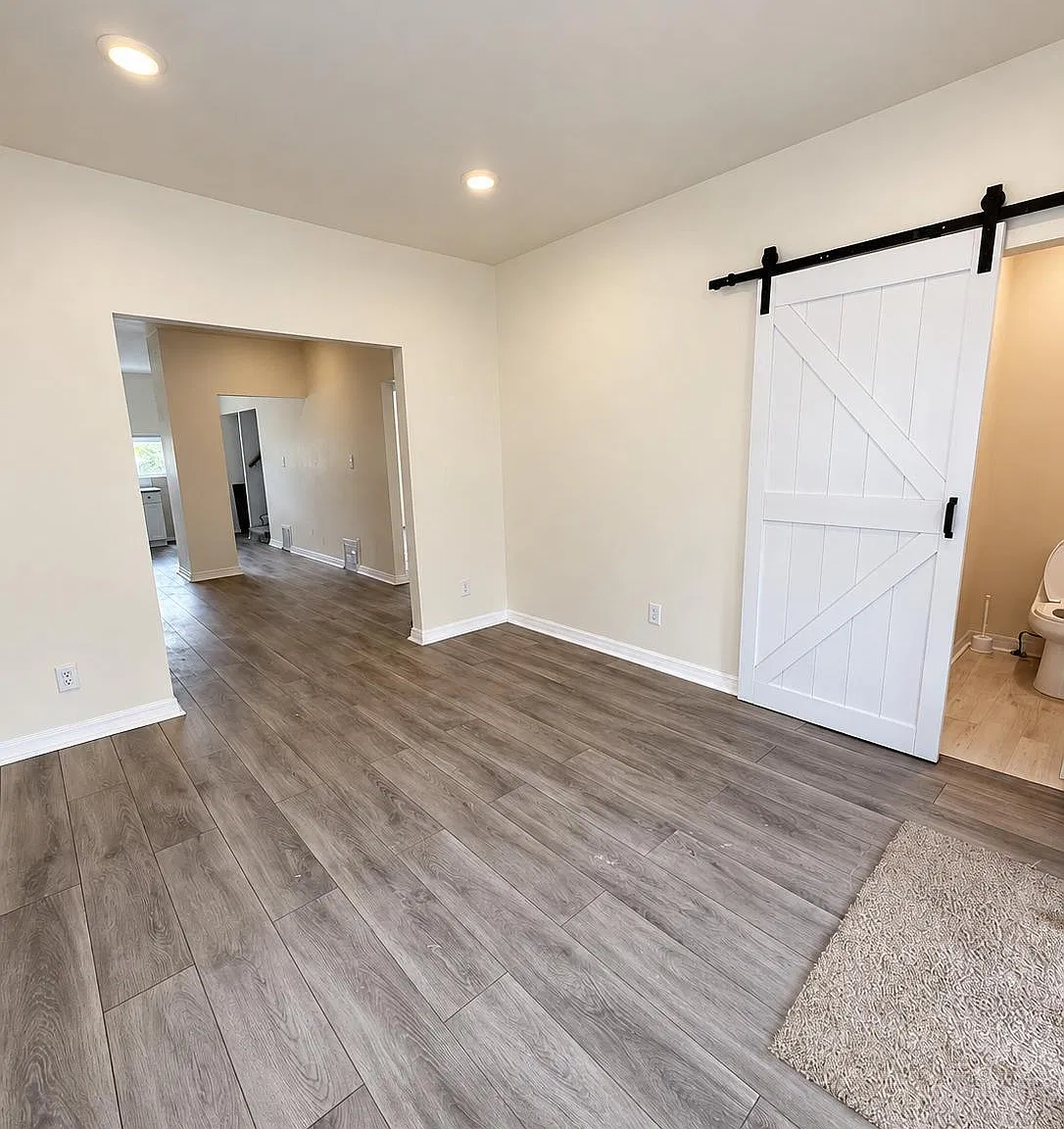3 bed, 1.5 bath, 1950 sqft, $1,550 — Photo 2