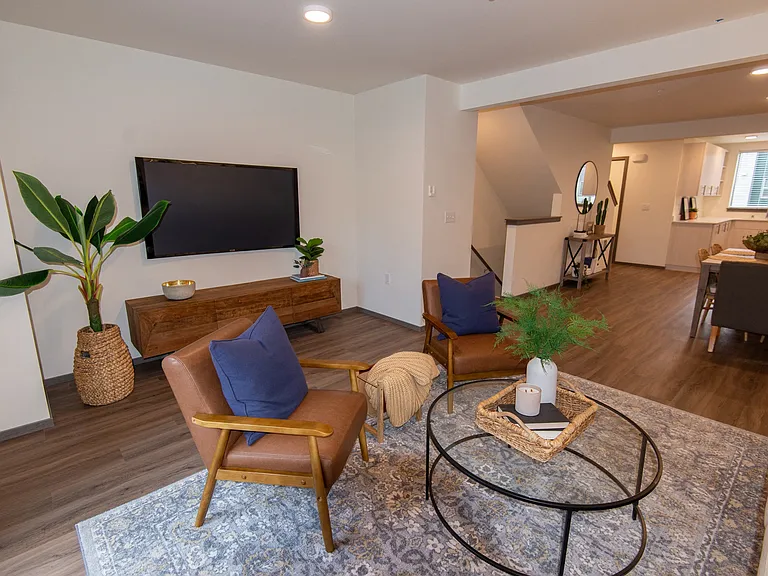 Sawyer Trail Apartments & Townhomes — Photo 22