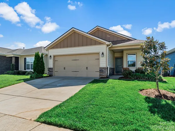 6300 Raven Rock Dr, Denver, NC 28037