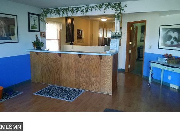 2nd image of 407 Lake St S