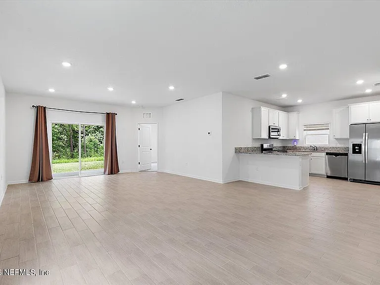 14220 Epply Dr — Photo 10