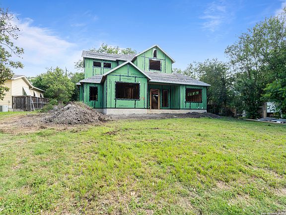 2nd image of 173 E OAKVIEW PL