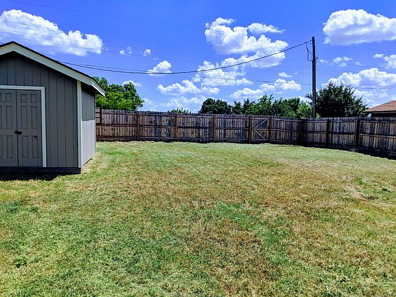 Huge yard with privacy fence