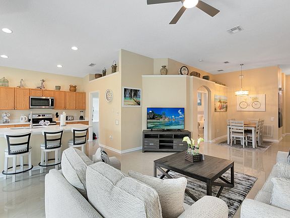 3rd image of 8132 Sun Palm Dr #Id1039581p