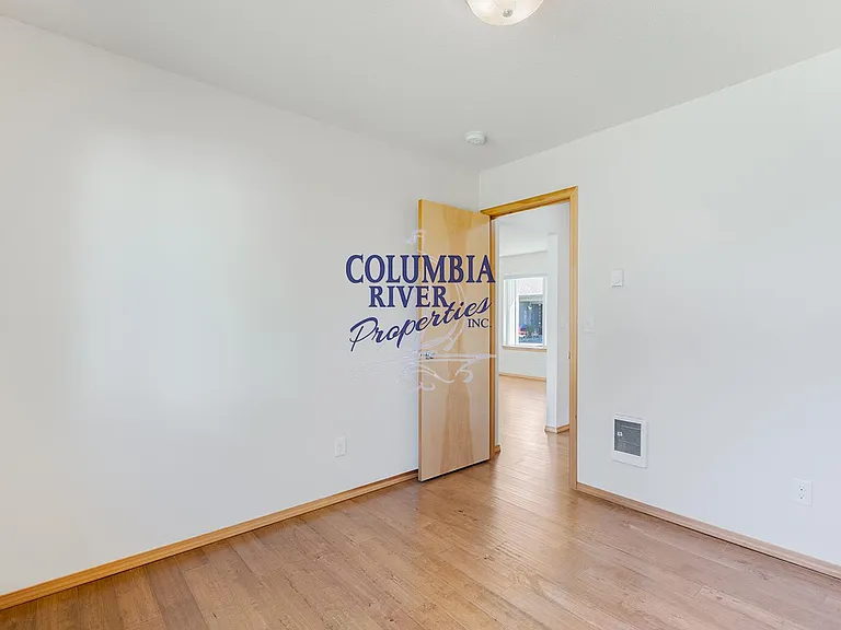 1495 N Goerig St #B — Photo 6