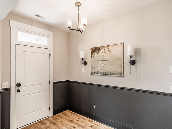 4th image of 210 Woodhall Ct