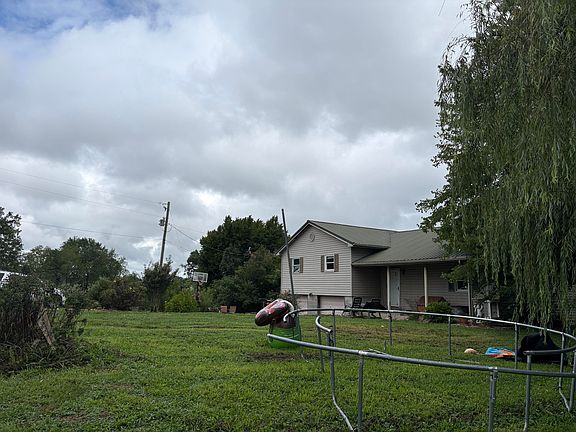 3rd image of 448 Keavy Craigs Creek Rd