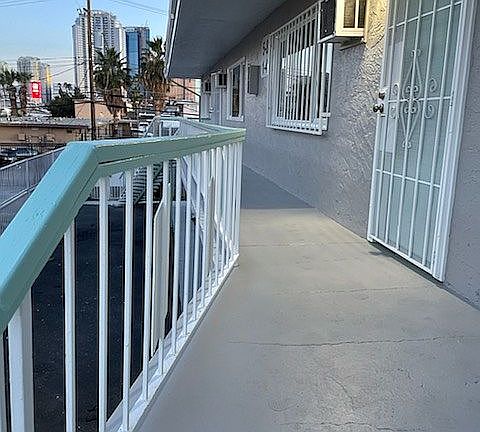 4th image of 239 W New York Ave