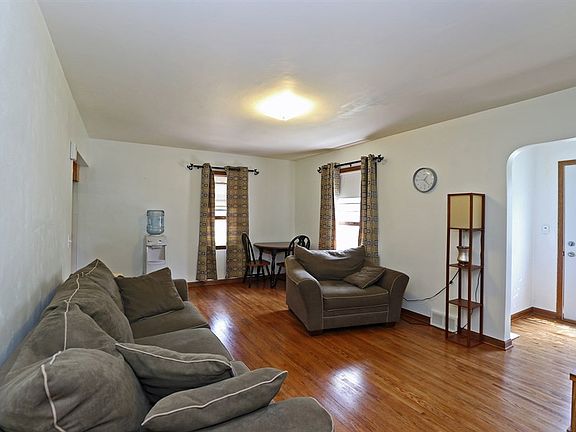 5th image of 911 Stoughton Ave