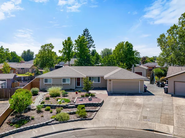 2522 Bel Abbes Ave, Medford, OR 97504