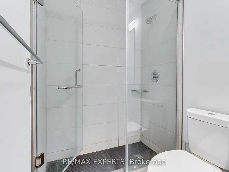 741 King St W #103 — Photo 28