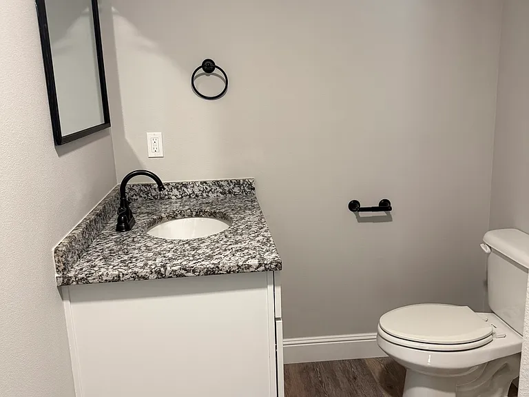 408 N Elliott St — Photo 16