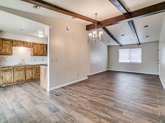 5th image of 701 SW 71st St