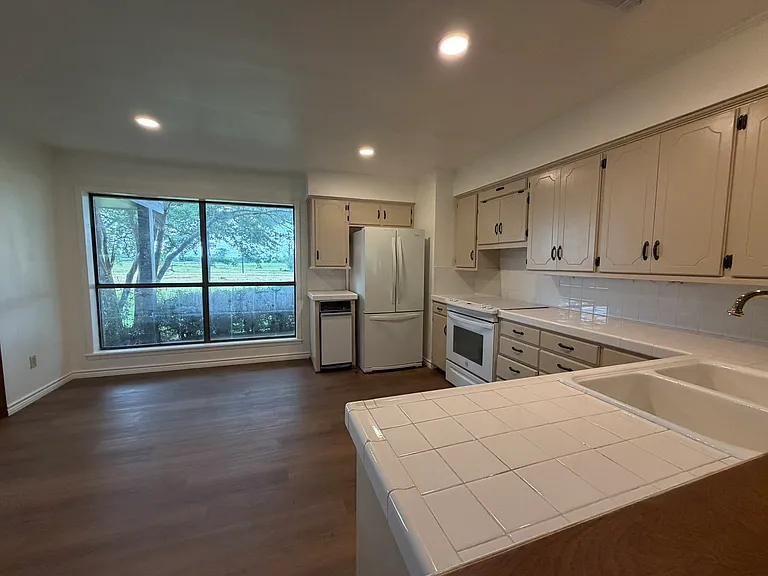 5166 Interstate Highway 30 Service Rd — Photo 12