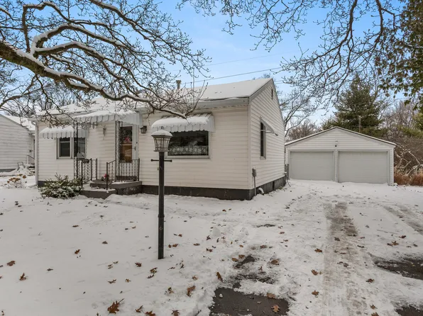 220 Brookwood Dr, Champaign, IL 61820