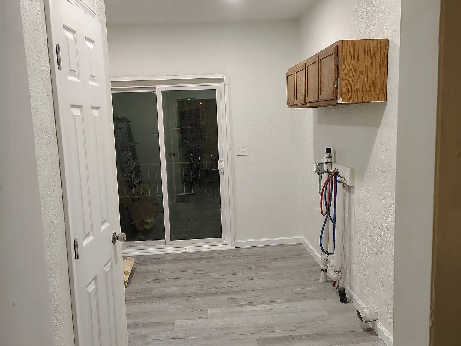 3 bed, 1.5 bath, 1200 sqft, $1,250 — Photo 3