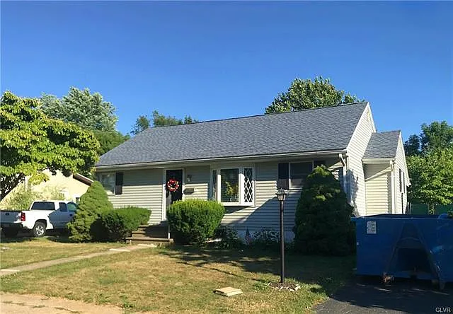 1525 Crestwood Rd photo 1