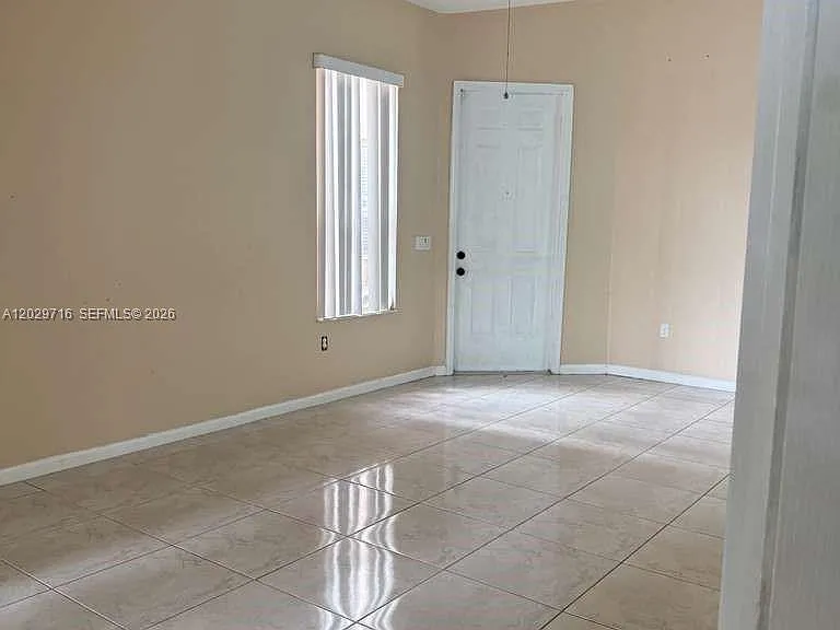 3766 NE 9th Ct — Photo 7
