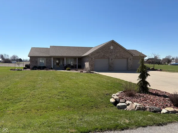 1056 S Smith Dr, Rushville, IN 46173
