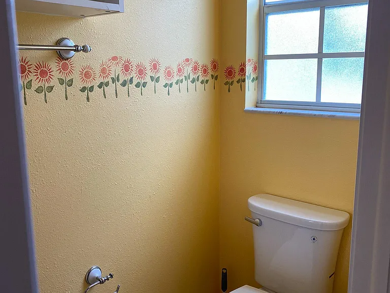 2542 Lancaster Ct — Photo 10