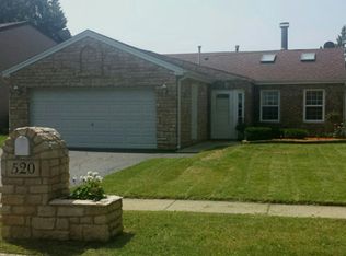 520 Hampton Ln, Roselle, IL 60172
