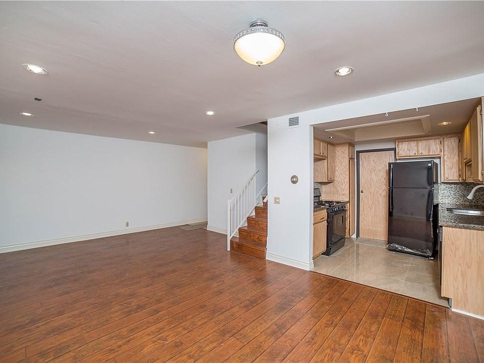 1st image of 5291 Colodny Dr Unit 9